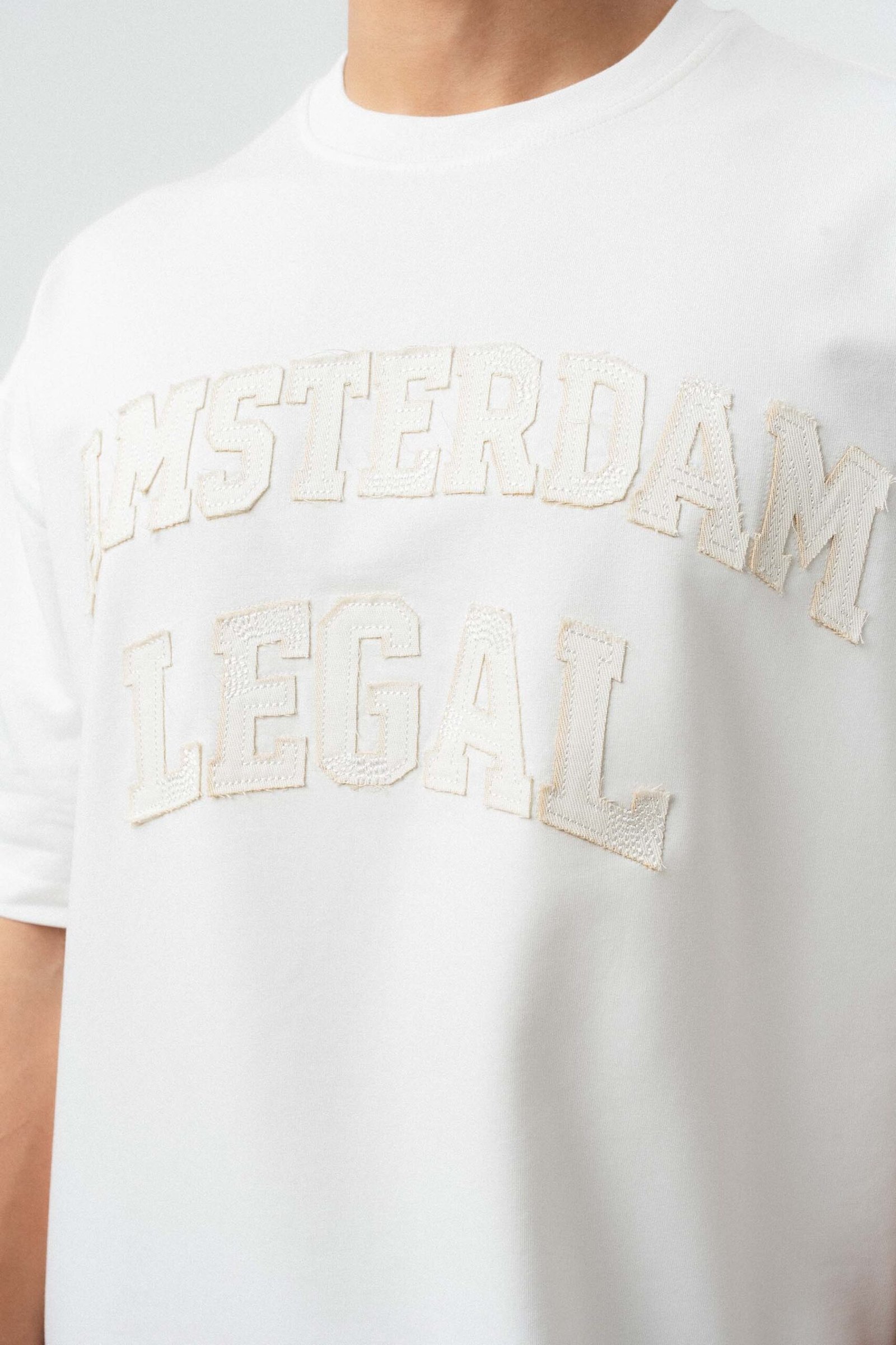 amsterdam-legal-baskili-oversize-tshirt_1.jpg