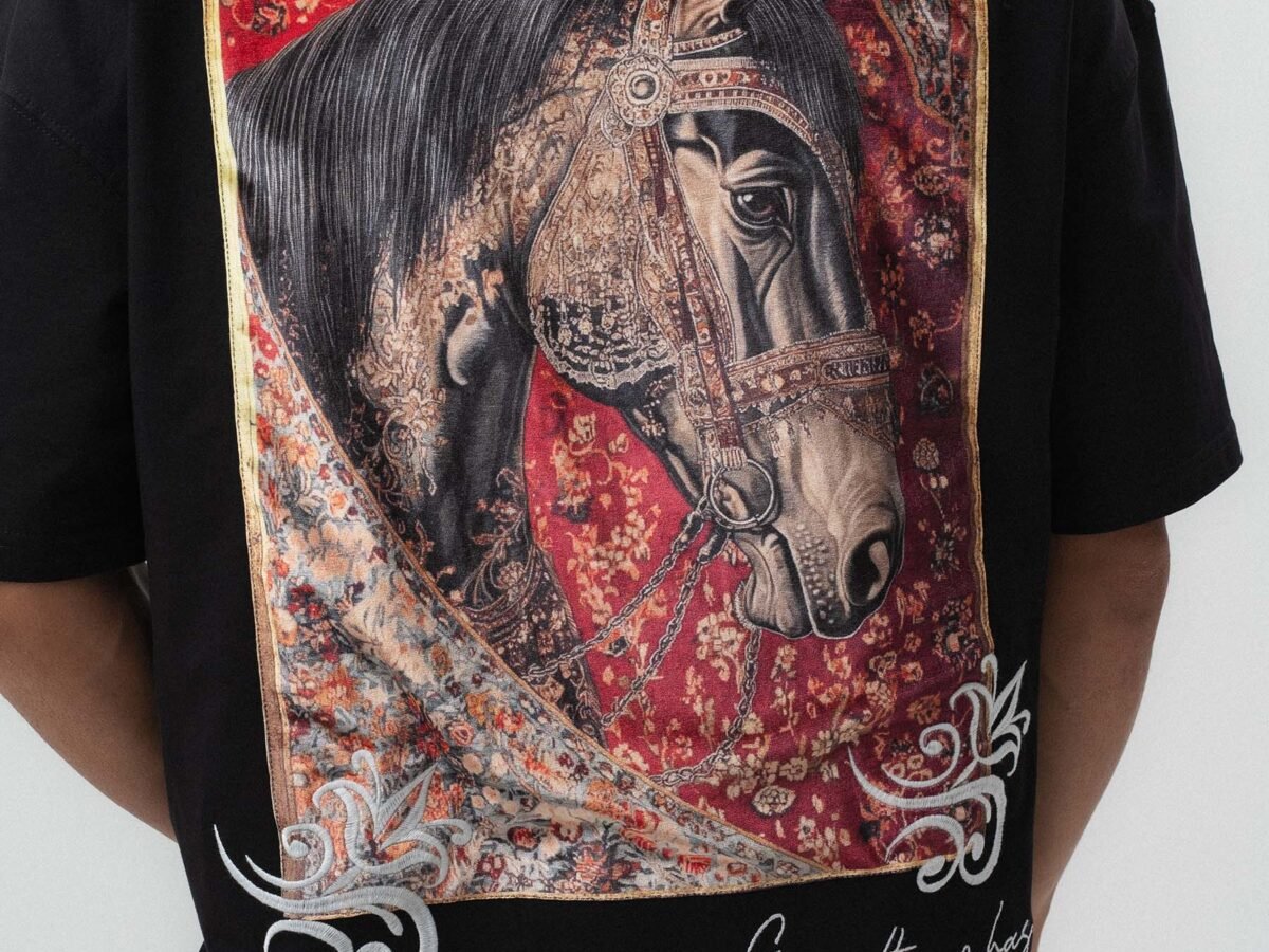 Everything Has Its Time Arkası Patterned Black Oversize Printed T-Shirt