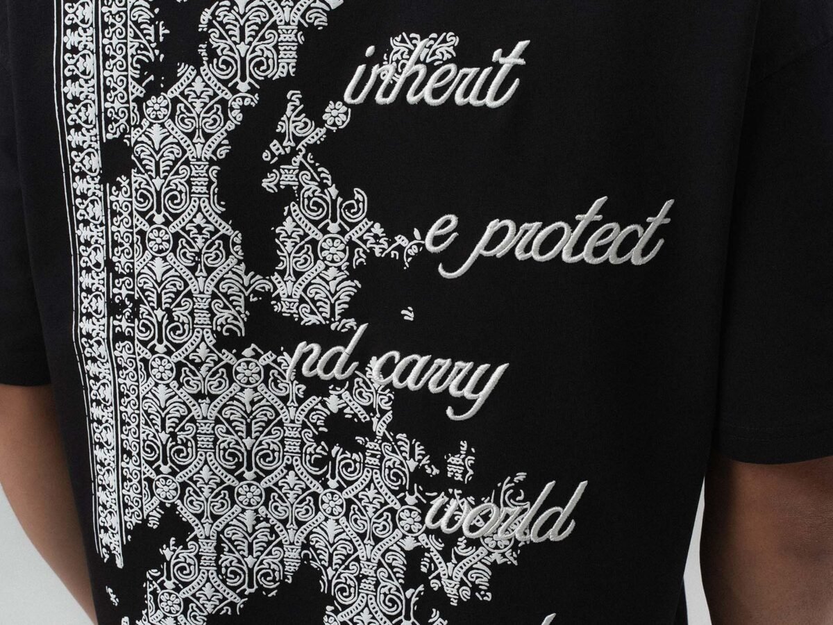 Typography Detail Etnik Desen Black Oversize Printed T-Shirt